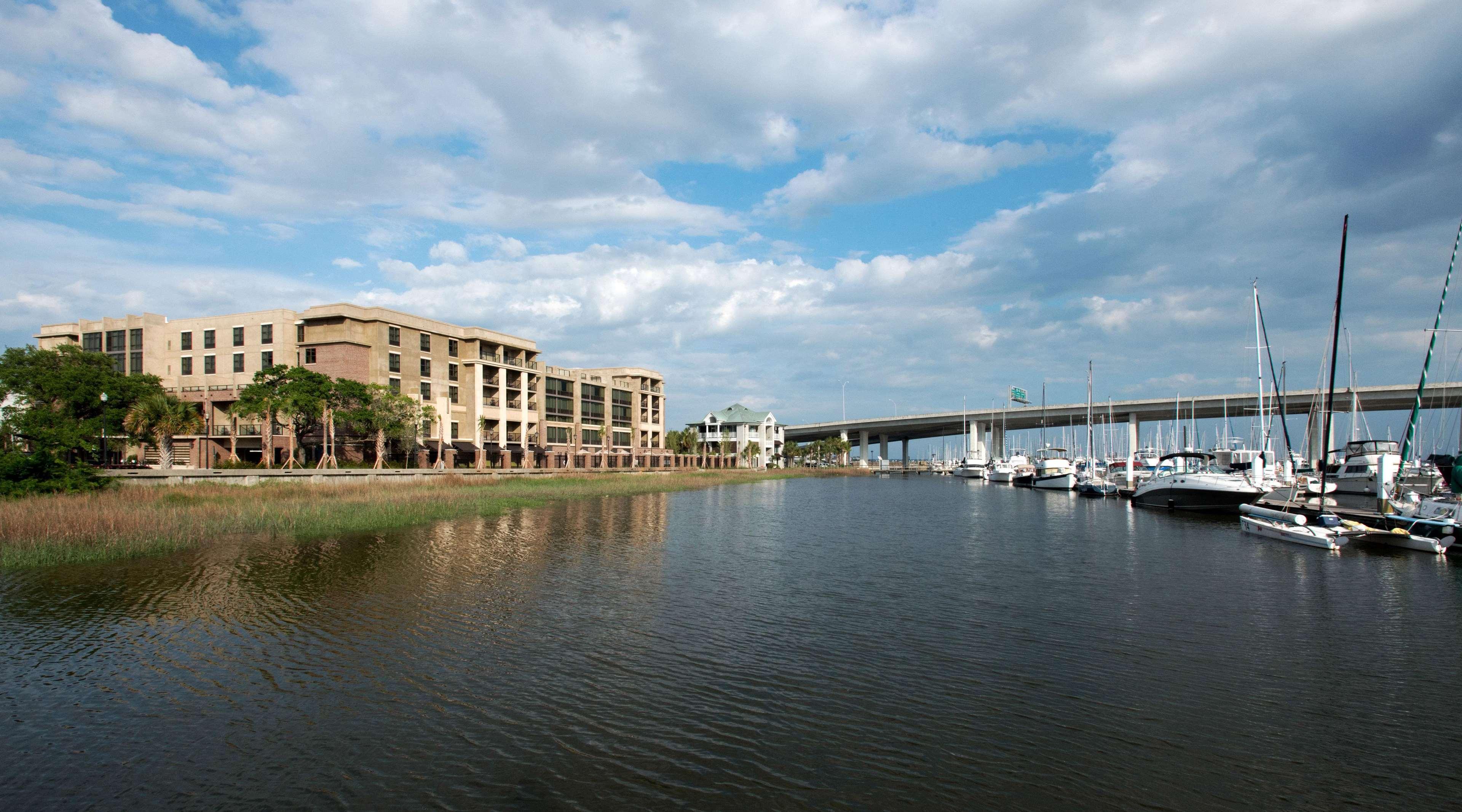 Hilton Garden Inn Charleston Waterfront/Downtown Buitenkant foto