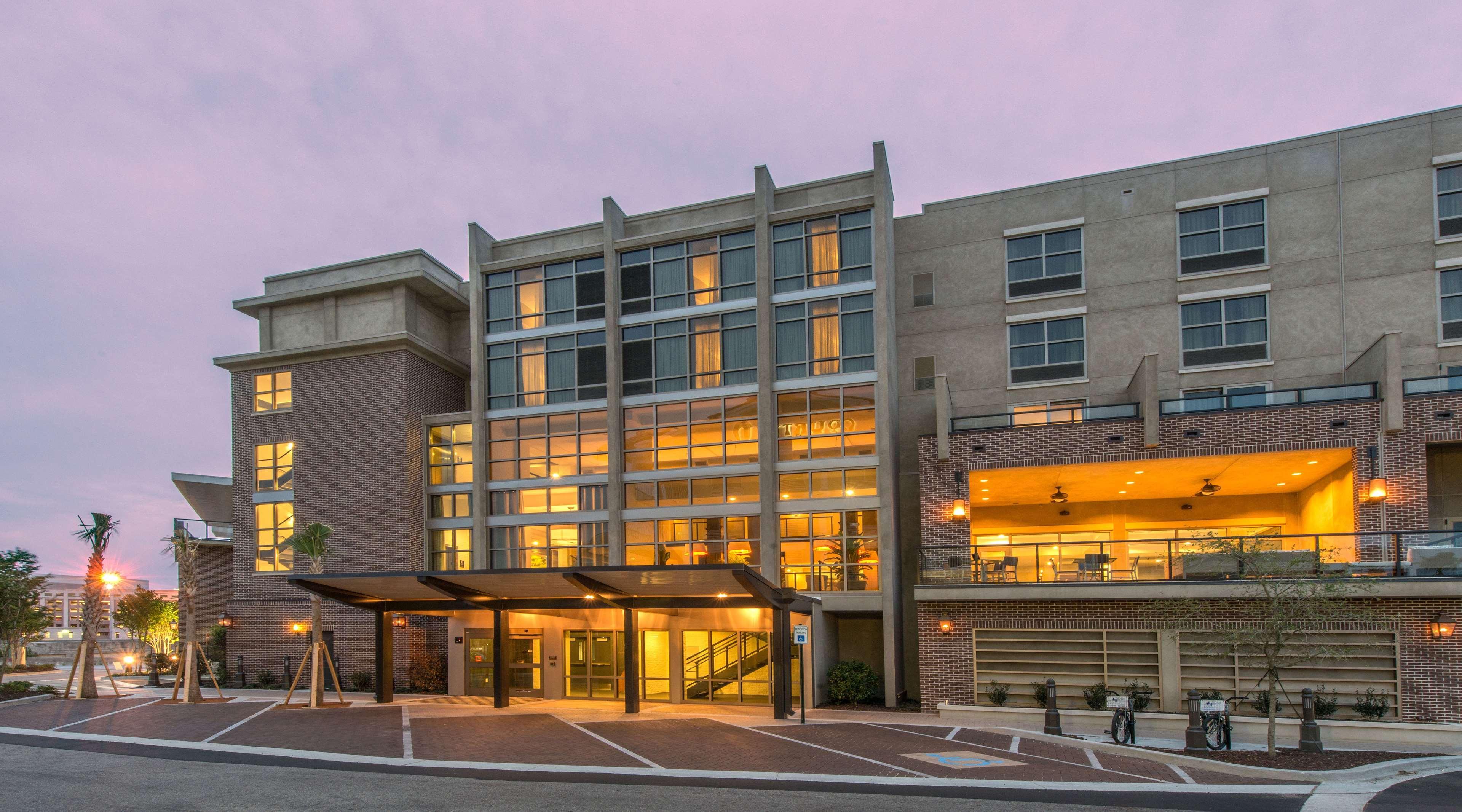 Hilton Garden Inn Charleston Waterfront/Downtown Buitenkant foto