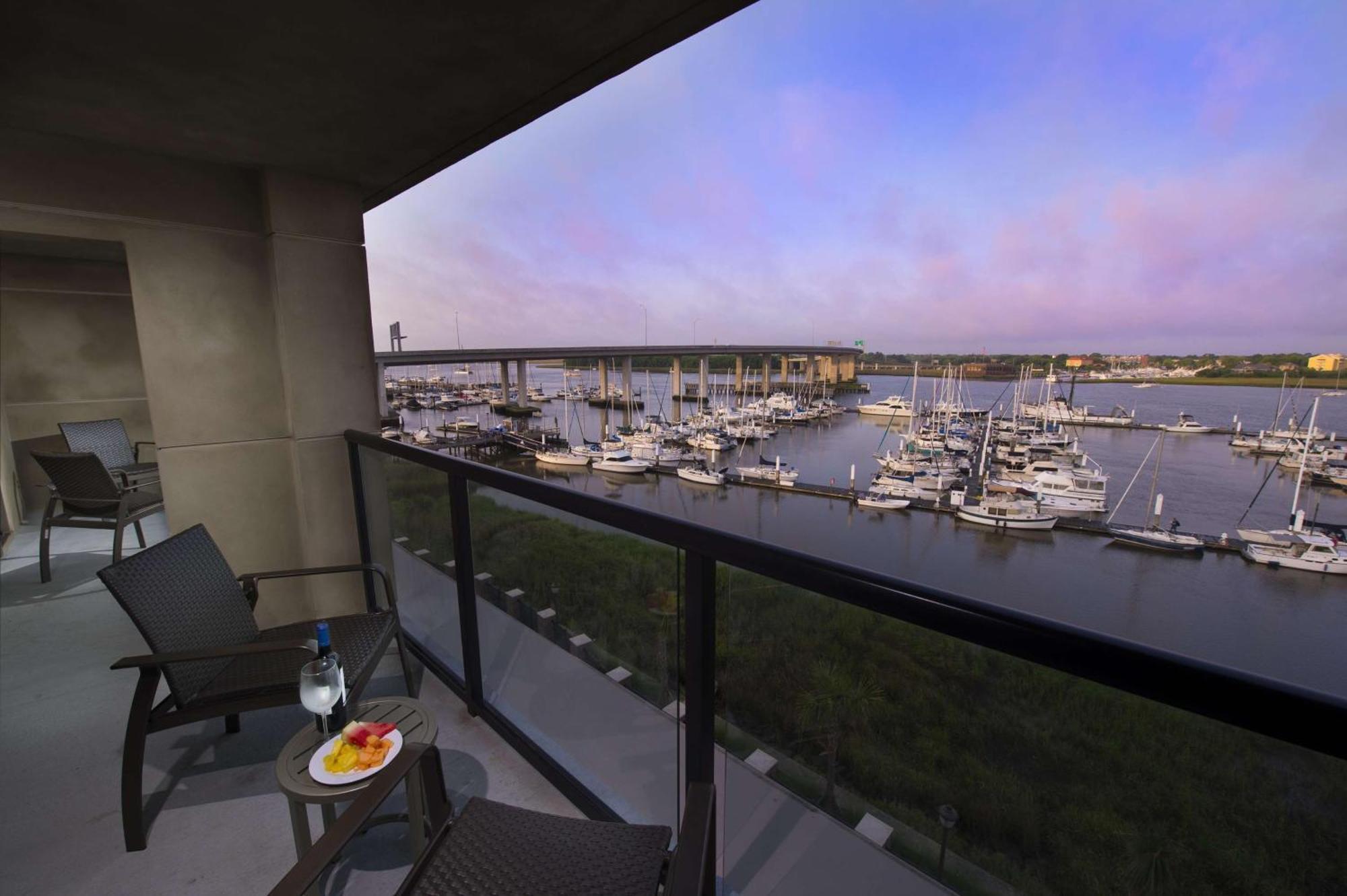 Hilton Garden Inn Charleston Waterfront/Downtown Buitenkant foto